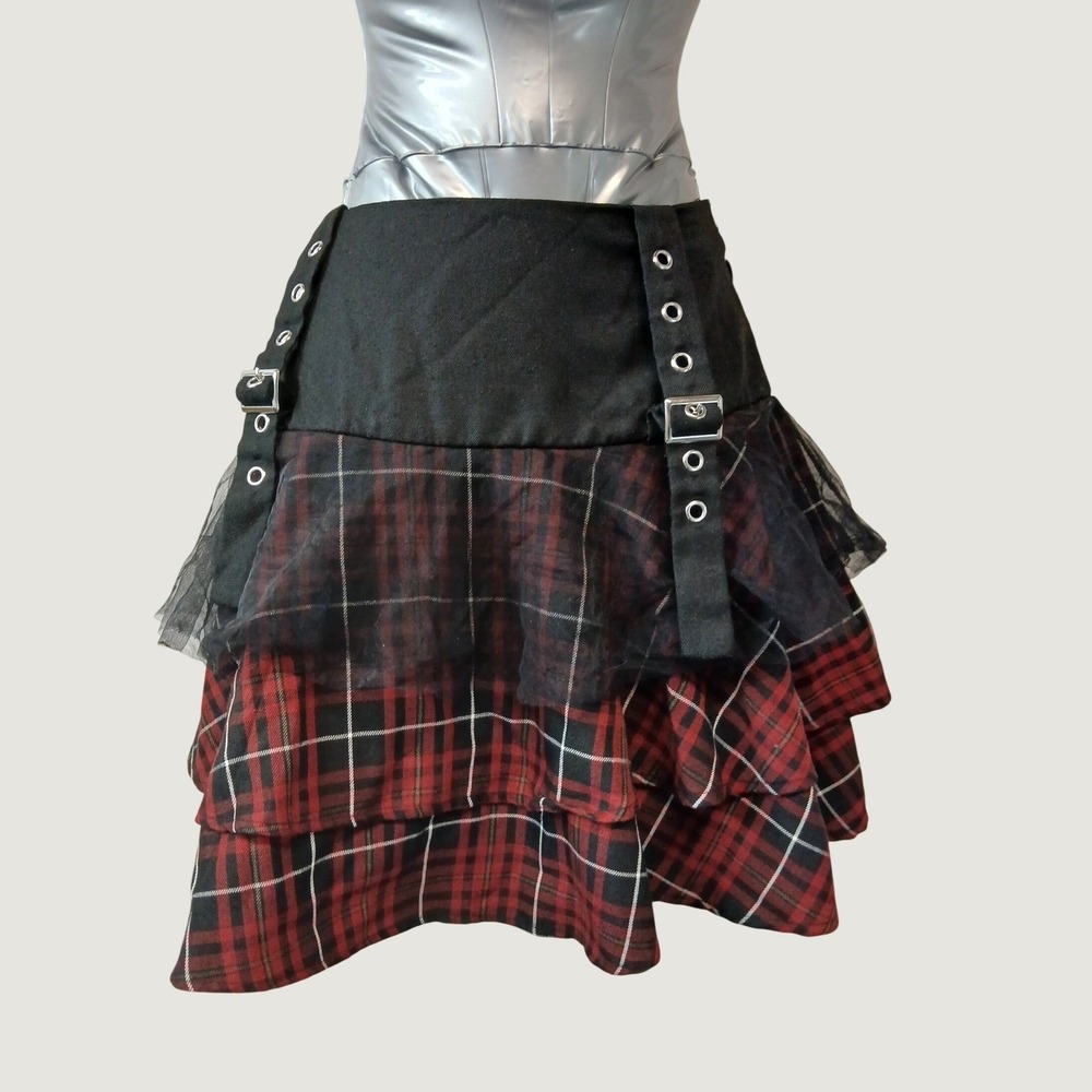 Hot Topic Red Black Plaid Tiered Mini Skirt Med Buckle Grommet Lace Up Goth Punk